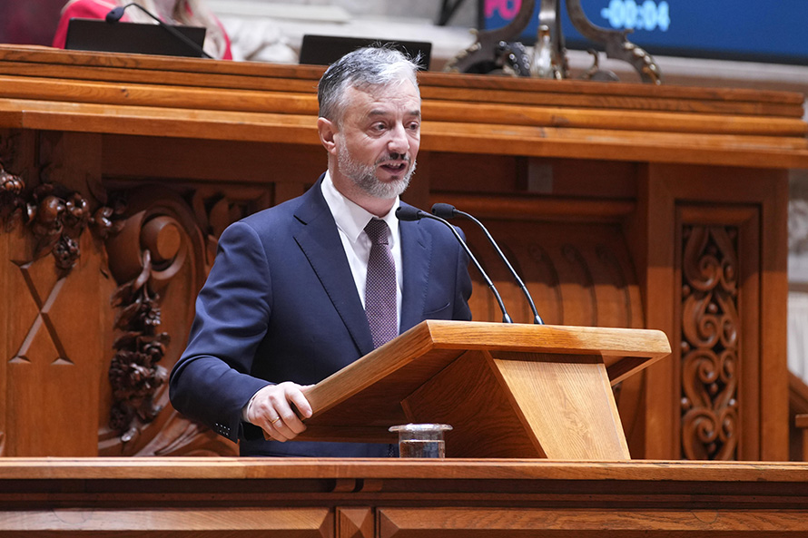 Governo está há dois anos a comentar o passado em vez de resolver os problemas da habitação