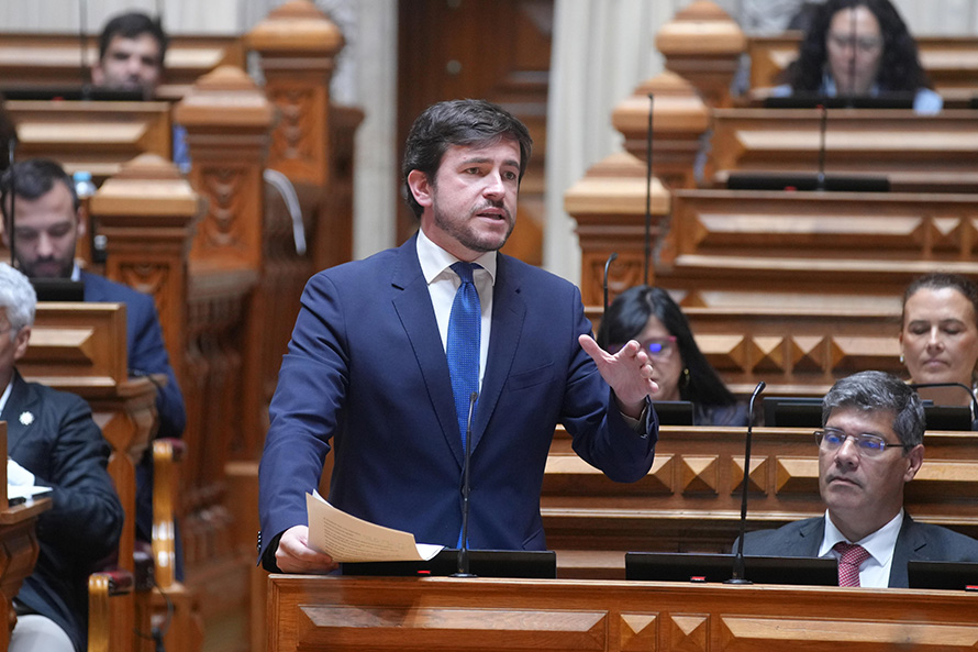PS quer reforçar Garantia para a Infância para apoiar todas as famílias com crianças