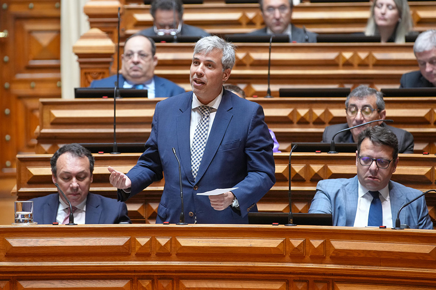 PS questiona ERSE sobre diferença entre evolução do preço eficiente dos combustíveis e preço de venda ao público
