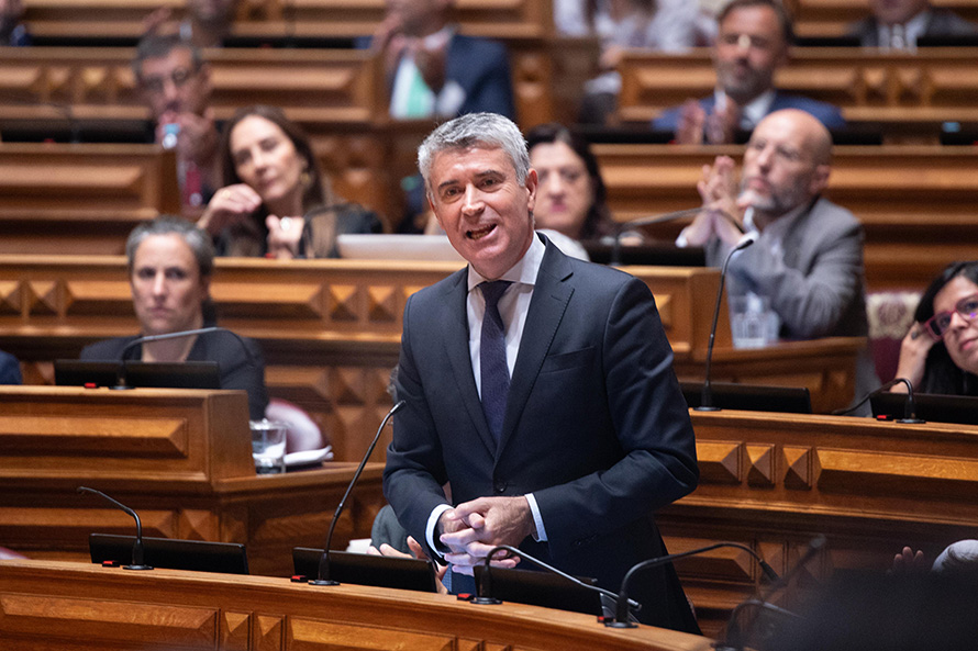 Governo continua a atuar com insensibilidade perante aumento do custo de vida