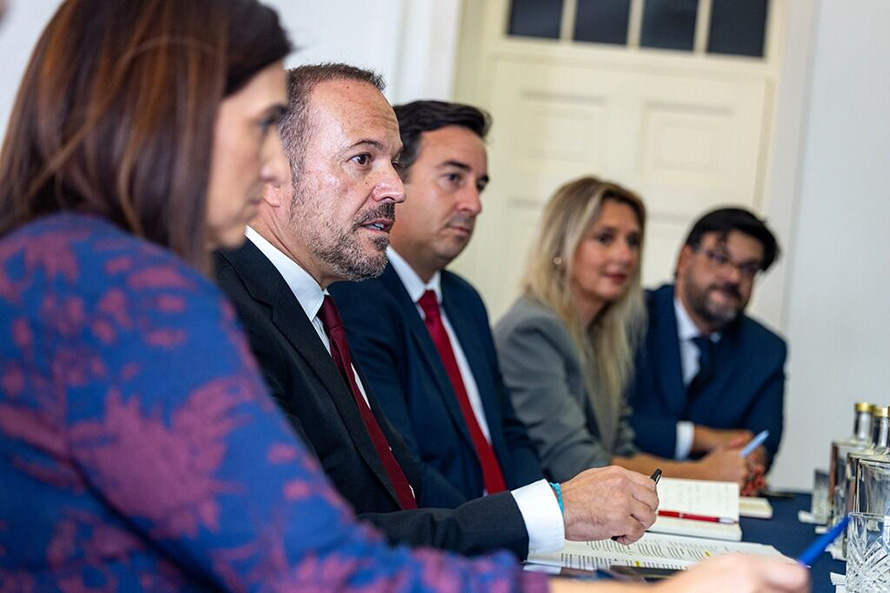 PS/Açores apresenta propostas e marca debate de urgência sobre turismo