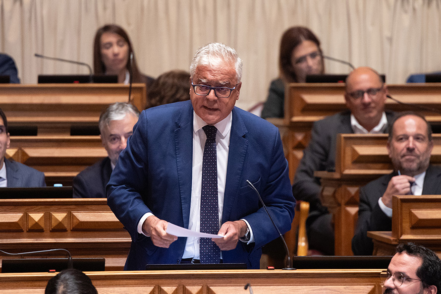 Emanuel Câmara mostra cartão amarelo a Montenegro e diz que “Madeira fica a zeros” com Governos PSD/CDS