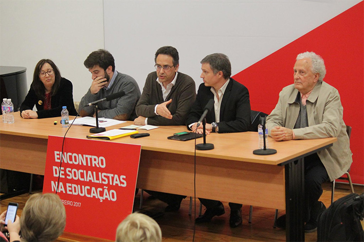 Educação debatida em Coimbra