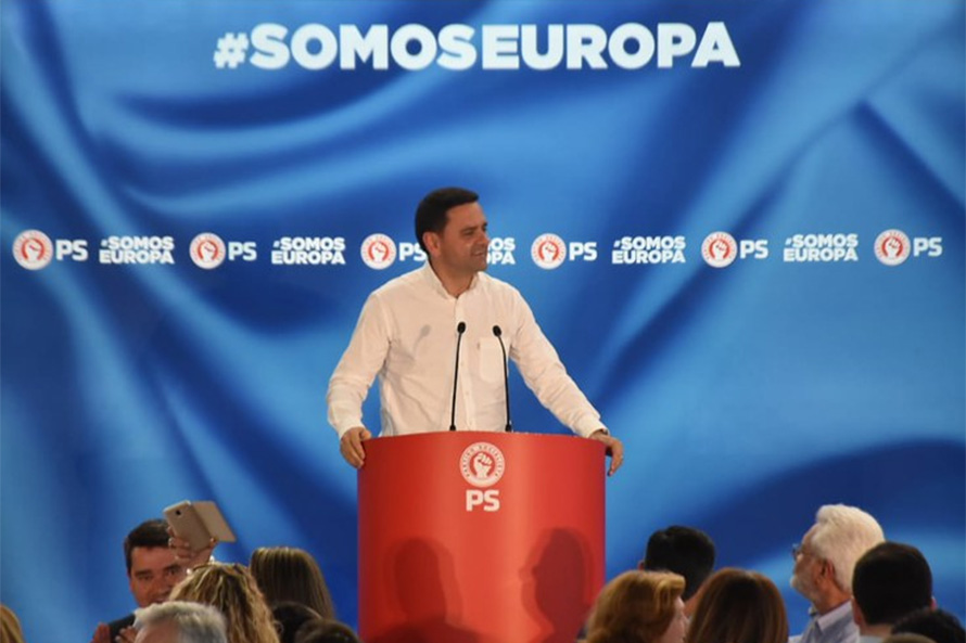 “Aqui está o partido da Europa e de Soares, do outro lado está o partido dos cortes e das sanções à direita”