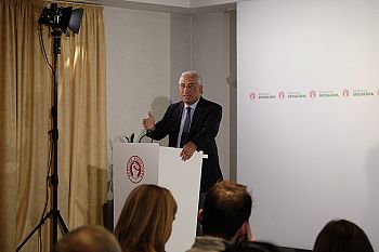 Não existem razões para adiar a posse de um Governo PS