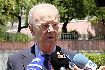 São muitas as vozes a reclamar celeridade a Cavaco Silva