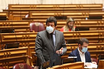 Processo de vacinação está a decorrer como planificado e com cobertura superior a alguns parceiros europeus