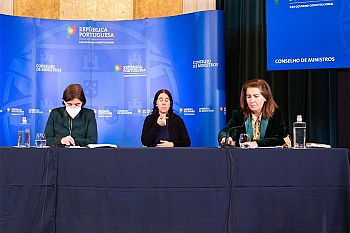 Governo aprova alargamento do apoio às famílias com crianças a cargo