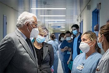 António Costa anuncia contratação de mais 2.474 profissionais para reforçar o SNS
