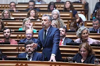 Pedro Nuno Santos desafia primeiro-ministro a trabalhar com PS na área da justiça para assegurar a proteção do Estado de direito democrático