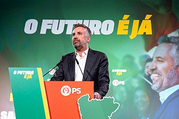 “Vamos proteger o sistema público de pensões contra o velho sonho da direita de o privatizar”