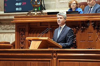 Governo não conta com o PS para reduzir direitos e desinvestir no Estado social