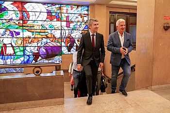 José Luís Carneiro defende pacto territorial para “salvar o Douro”