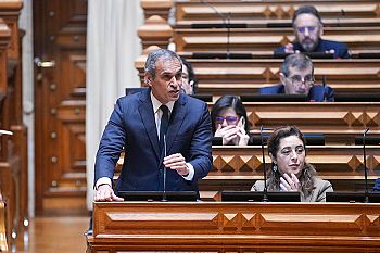 PS critica a má herança de PSD e CDS na demora do pagamento às empresas