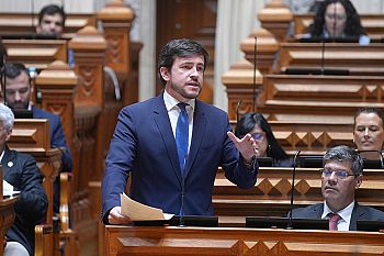 PS quer reforçar Garantia para a Infância para apoiar todas as famílias com crianças