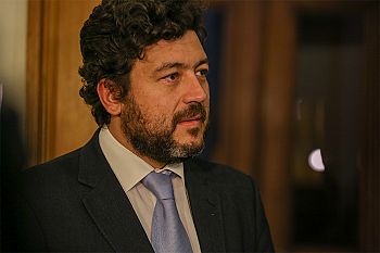 Adiamento de discussão de iniciativas visa dar capacidade de organização à AR