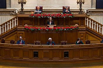 “Ter um Parlamento forte é cumprir Abril”